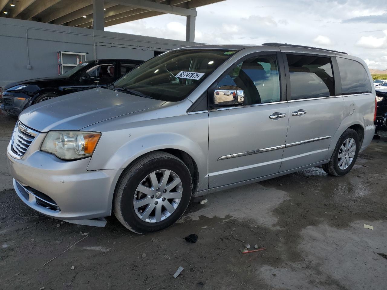 Salvage Chrysler Minivan Image