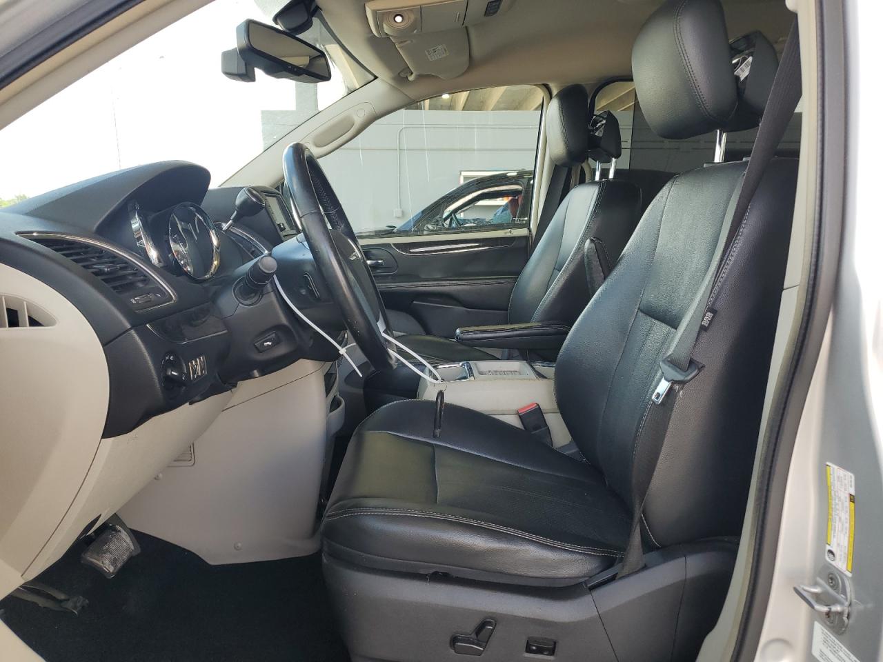 Chrysler Minivan Touring L