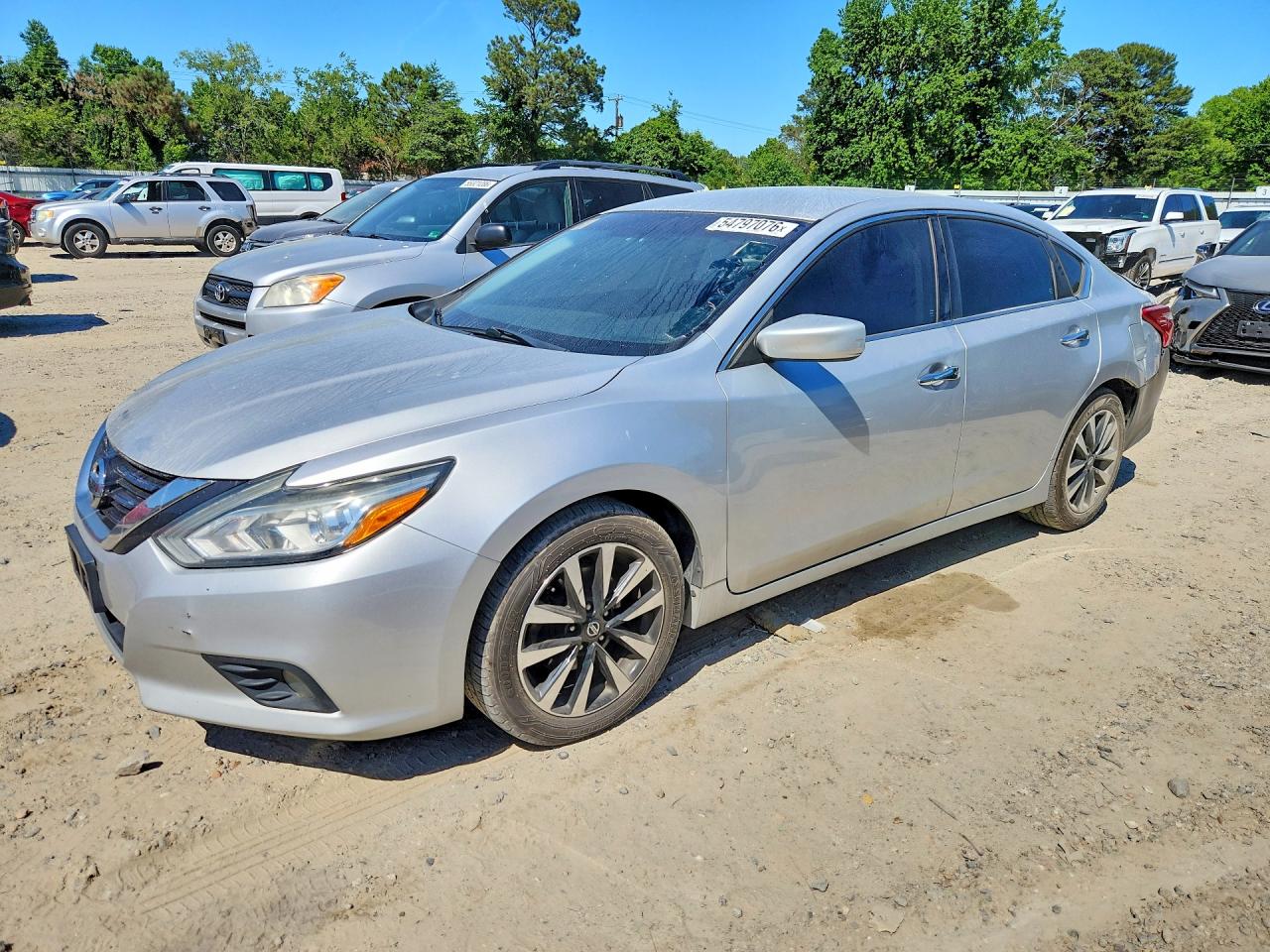 Salvage Nissan Altima Image