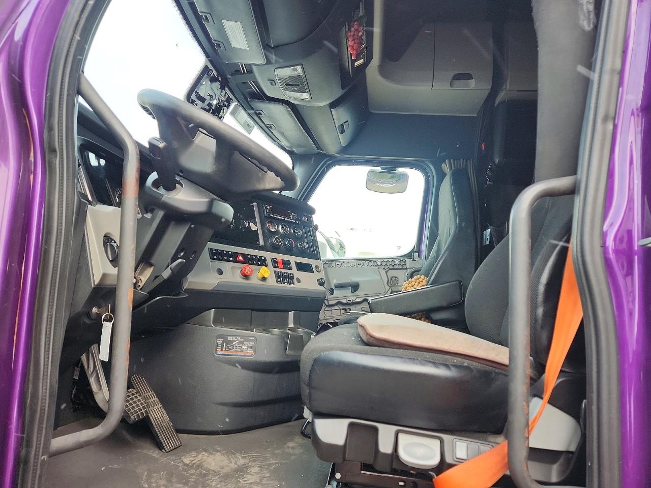 Freightliner Cascadia 126