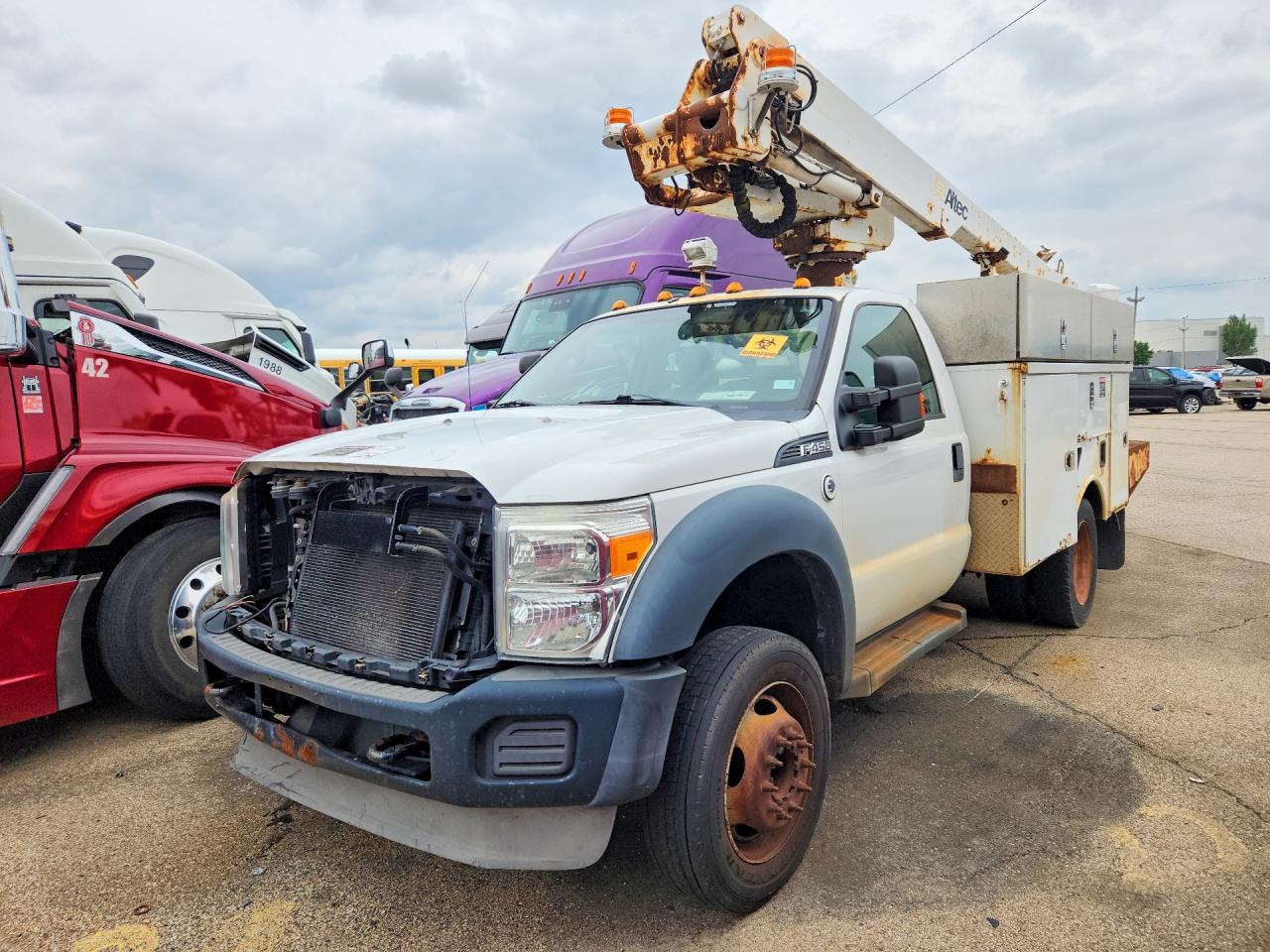 Salvage Ford F-450 Image