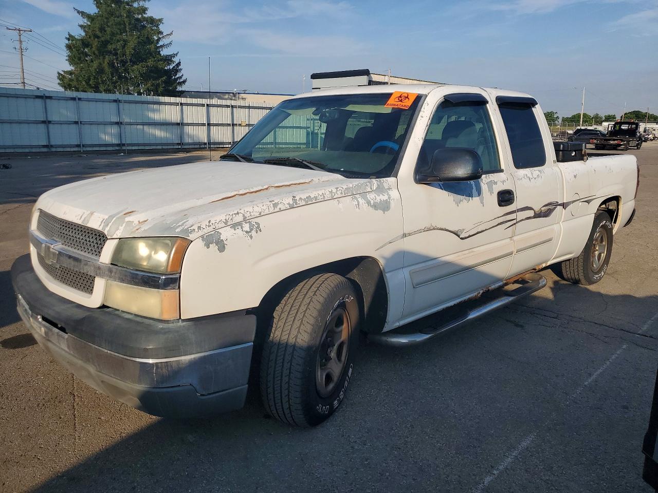 Salvage Chevrolet Silverado Image