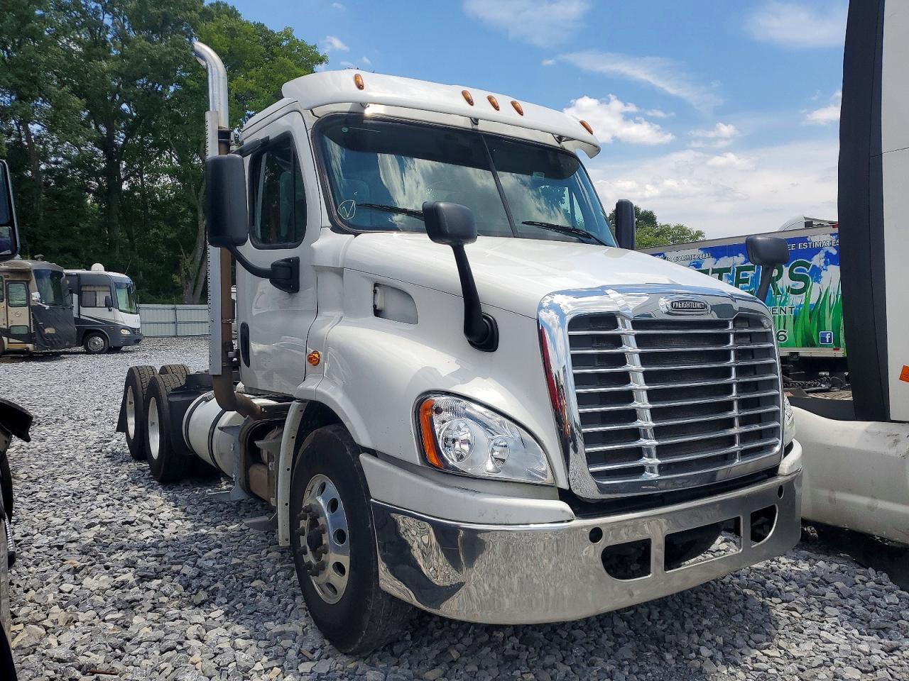 Salvage Freightliner Cascadia 113 Image
