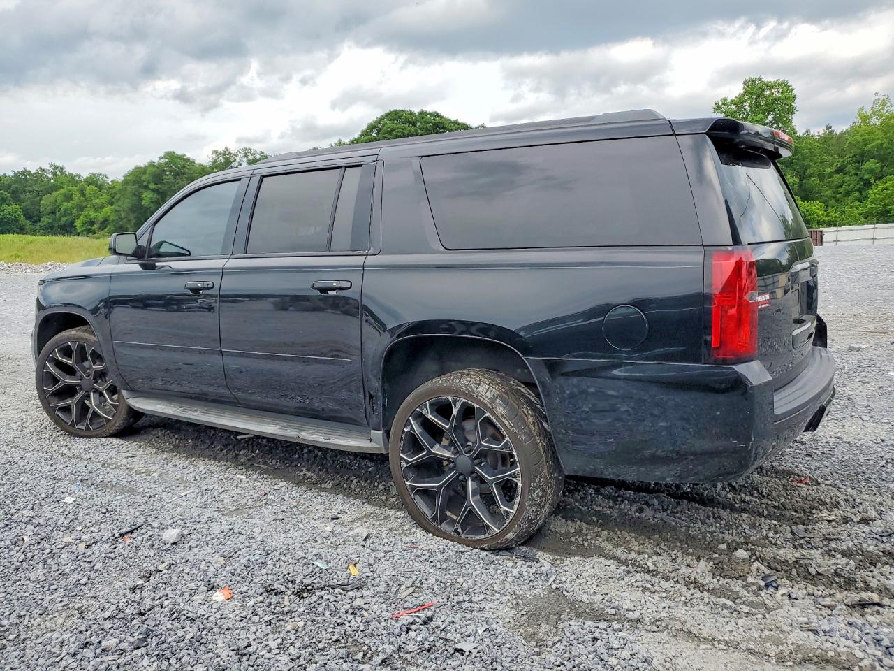 Chevrolet Suburban C1500 Lt