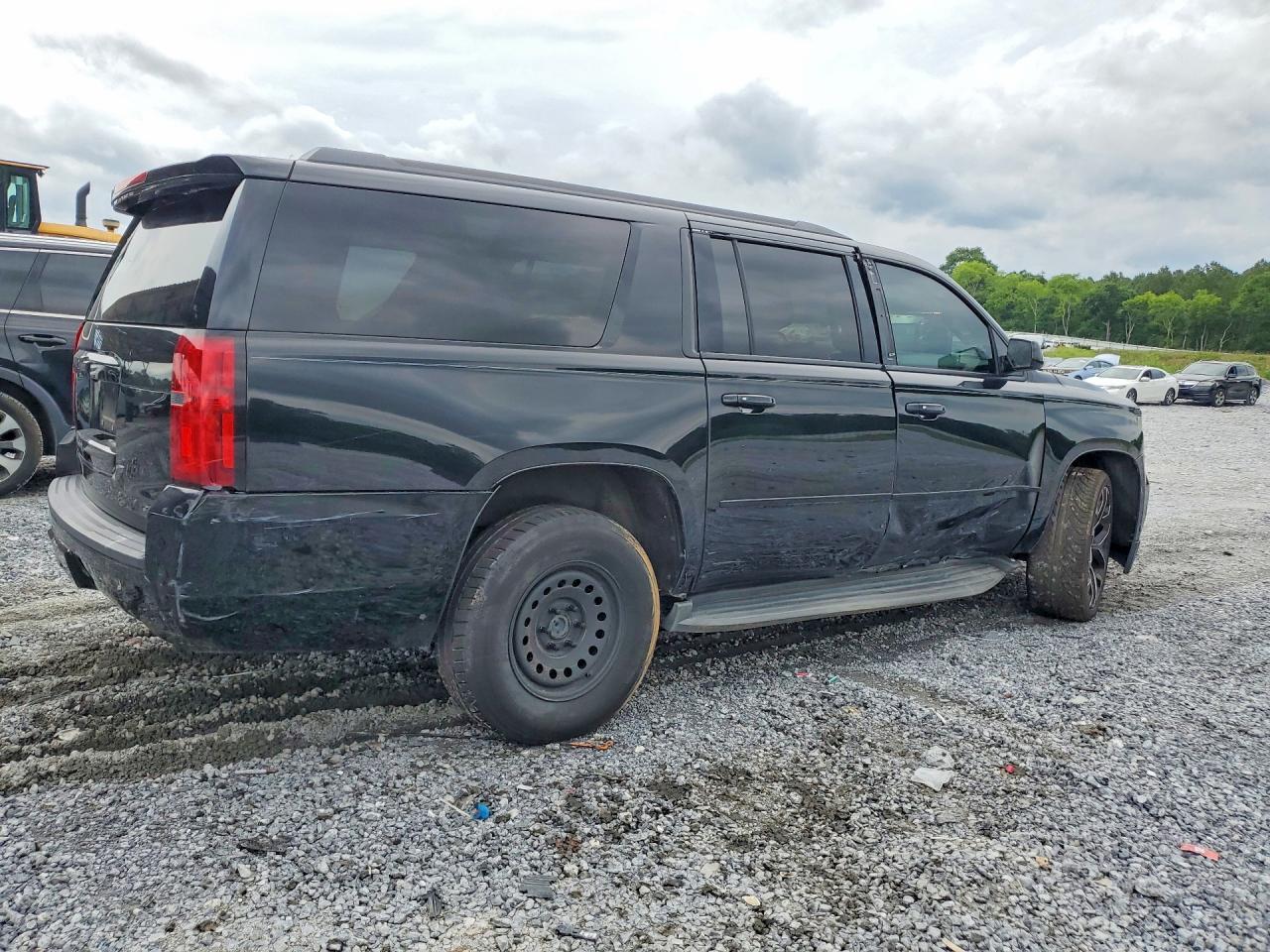 Chevrolet Suburban C1500 Lt