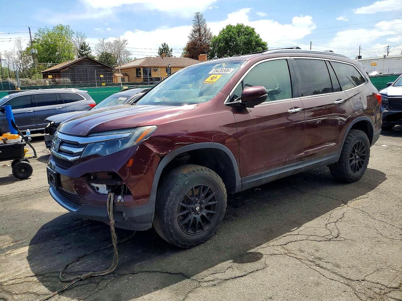 Salvage Honda Pilot Image