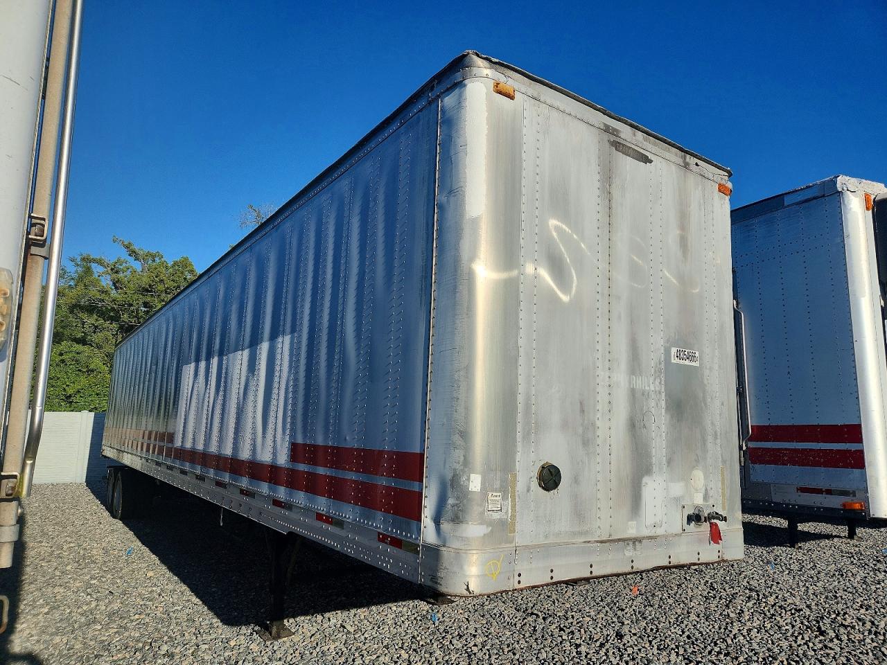 Salvage Trailmobile Trailer Image