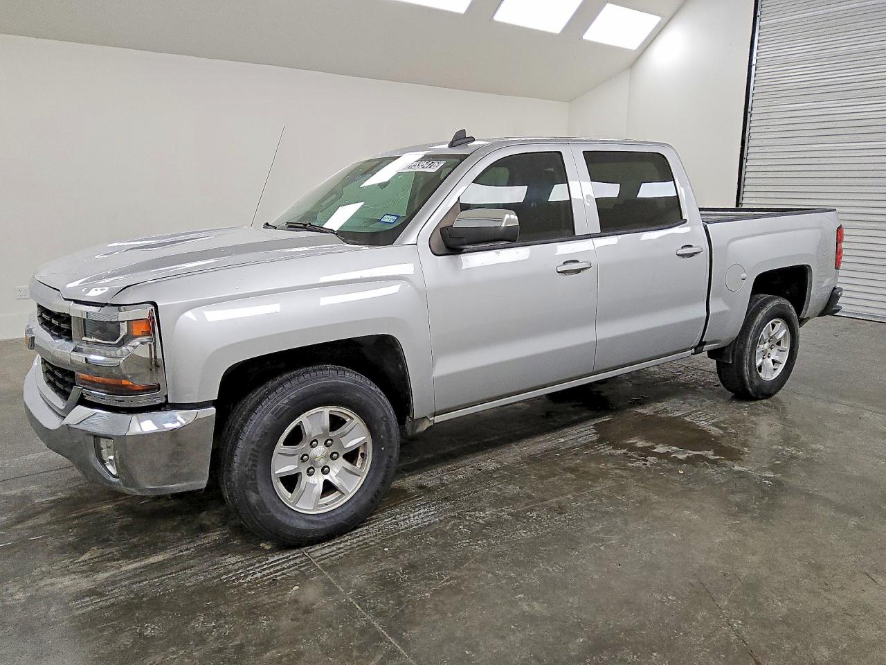 Salvage Chevrolet Silverado Image