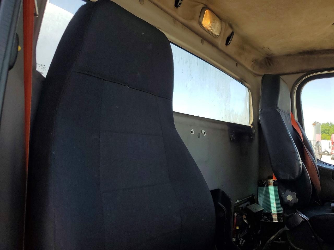 Freightliner 114sd