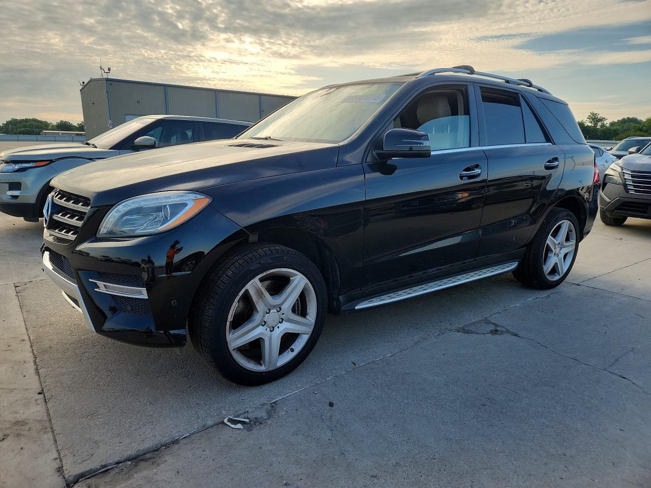 Salvage Mercedes-Benz M-Class Image