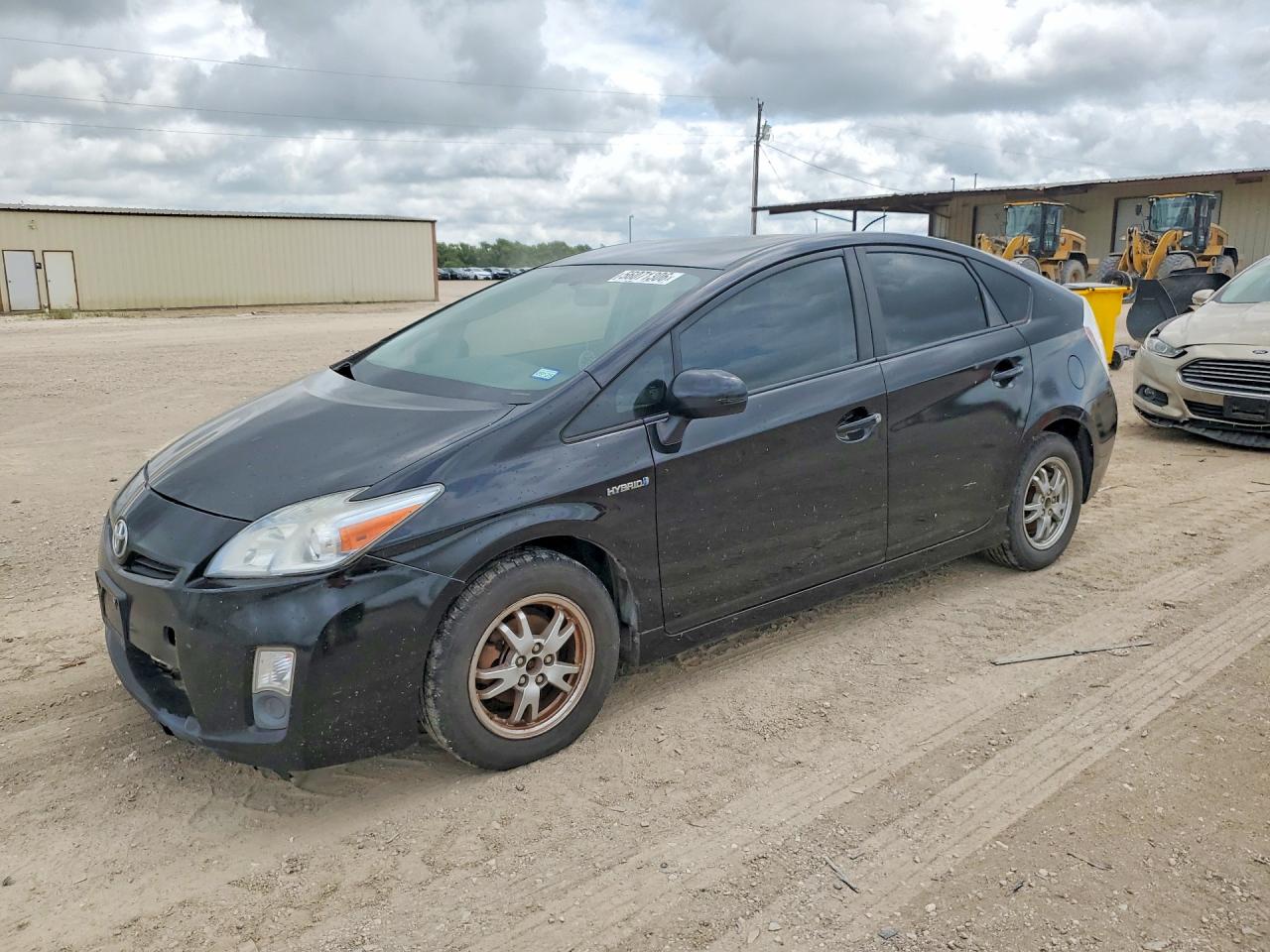 Salvage Toyota Prius Image