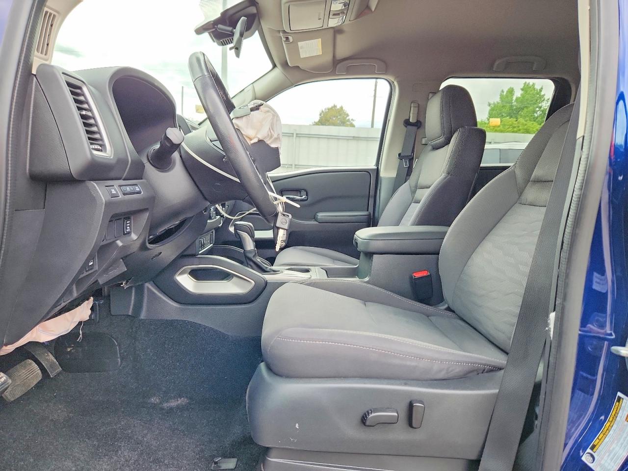 Nissan Frontier Sv