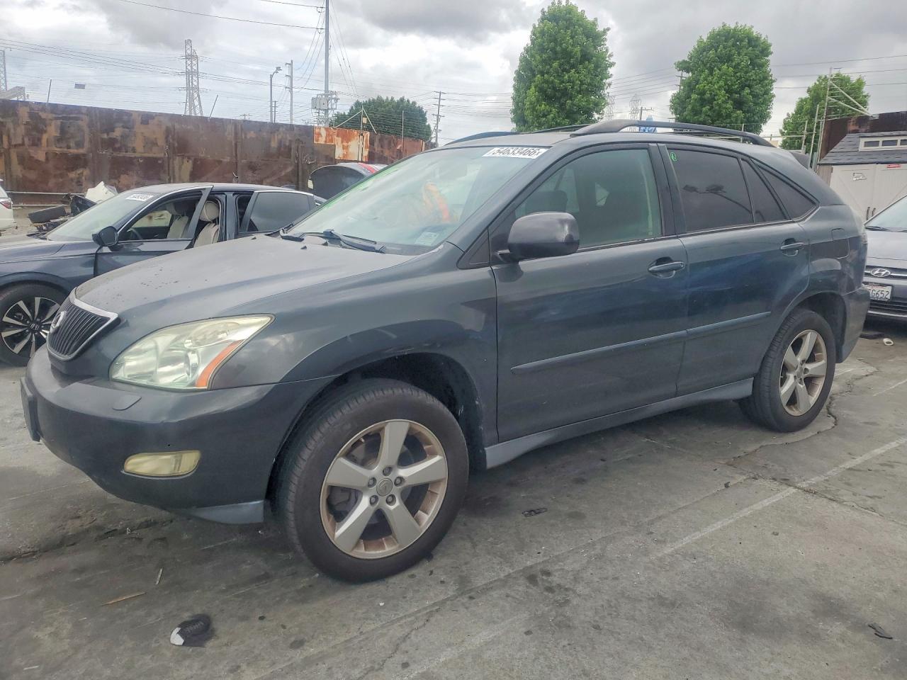 Salvage Lexus RX Image
