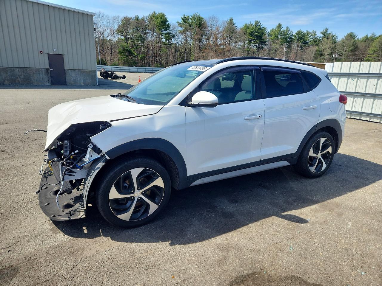 Salvage Hyundai TUCSON Image