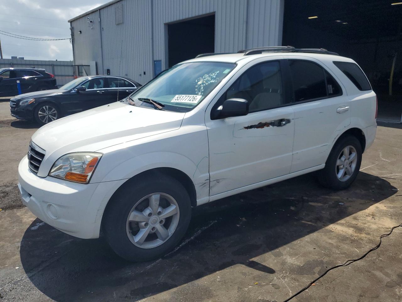 Salvage Kia Sorento Image