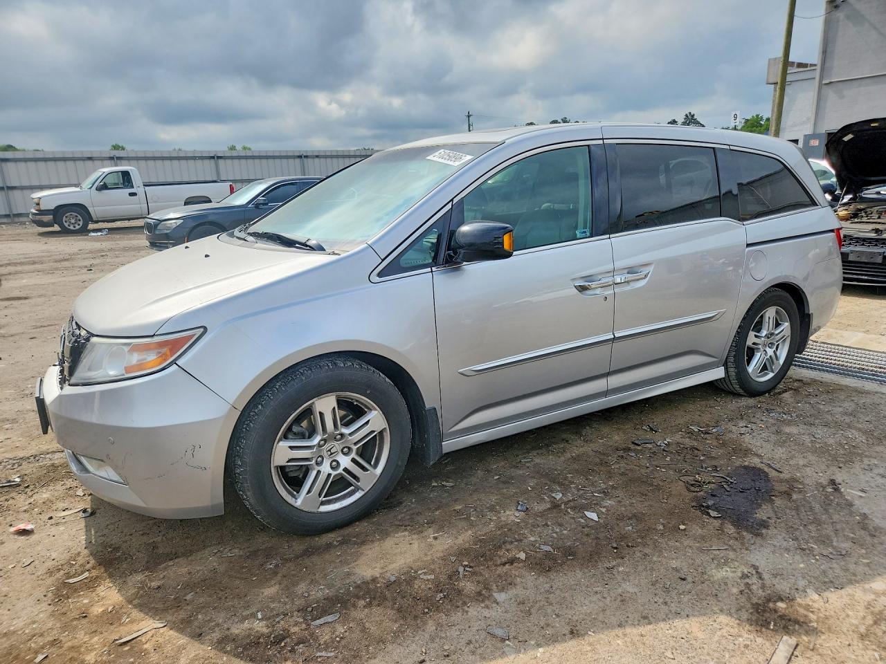 Salvage Honda Odyssey Image