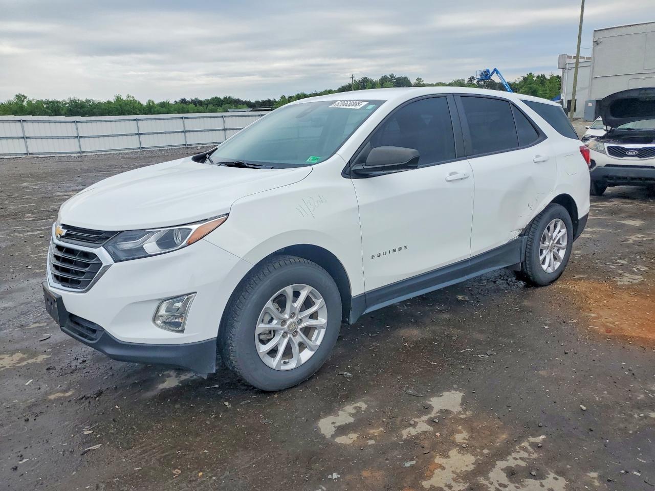 Salvage Chevrolet Equinox Image