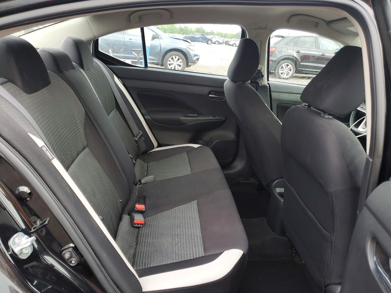 Nissan Versa Sv