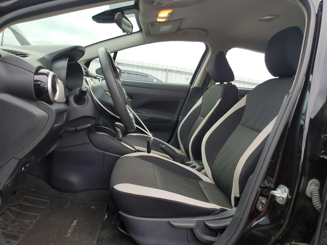 Nissan Versa Sv