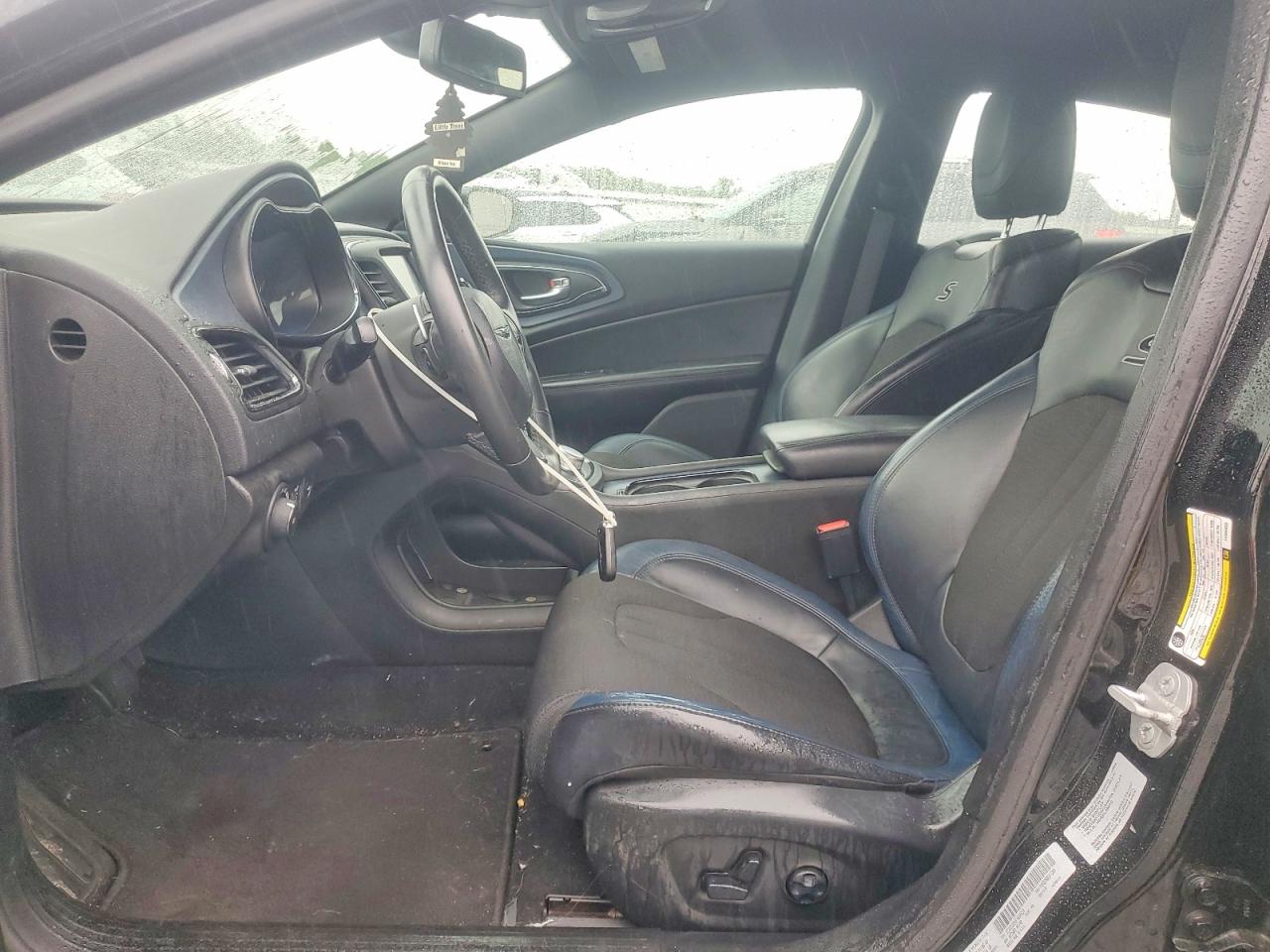 Chrysler 200 S