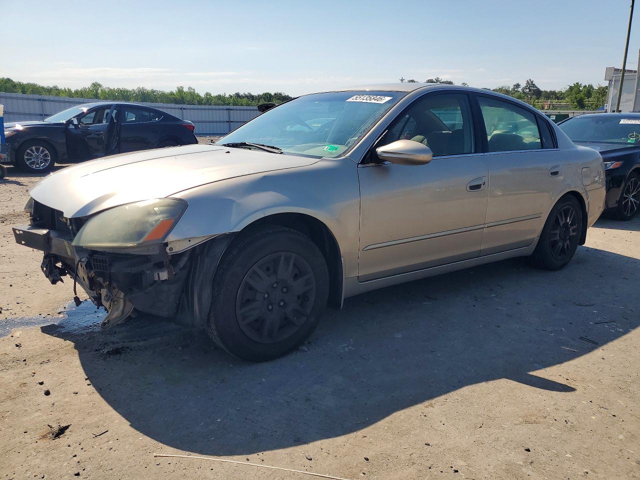 Salvage Nissan Altima Image