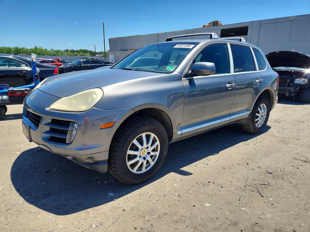 Salvage Porsche Cayenne Image