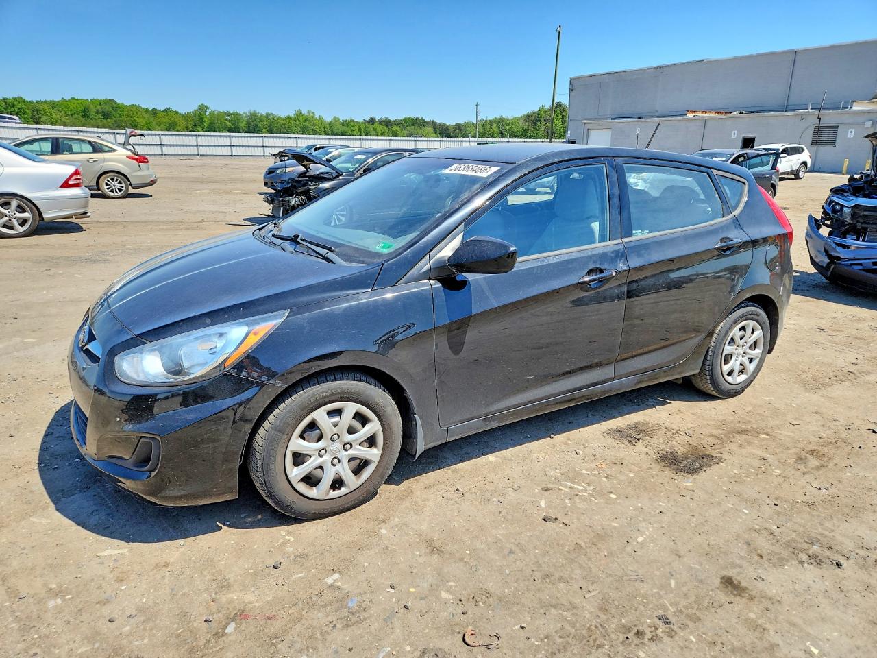 Salvage Hyundai ACCENT Image