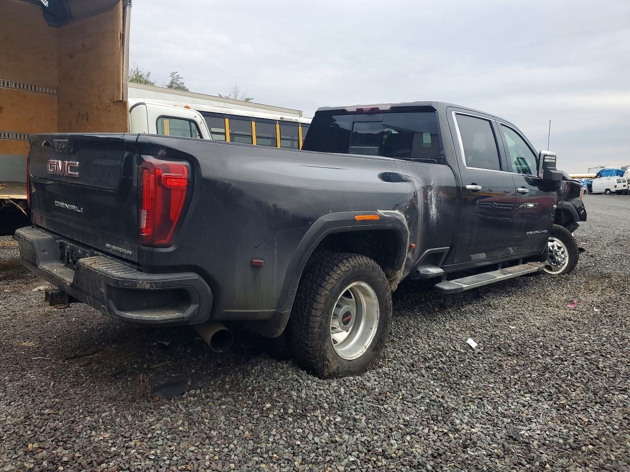 GMC Sierra K3500 Denali