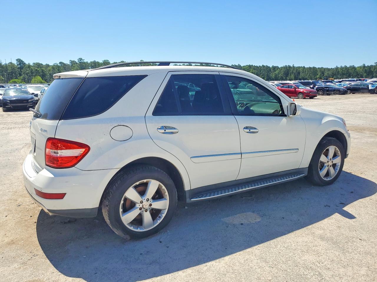 Mercedes-Benz M-Class 350