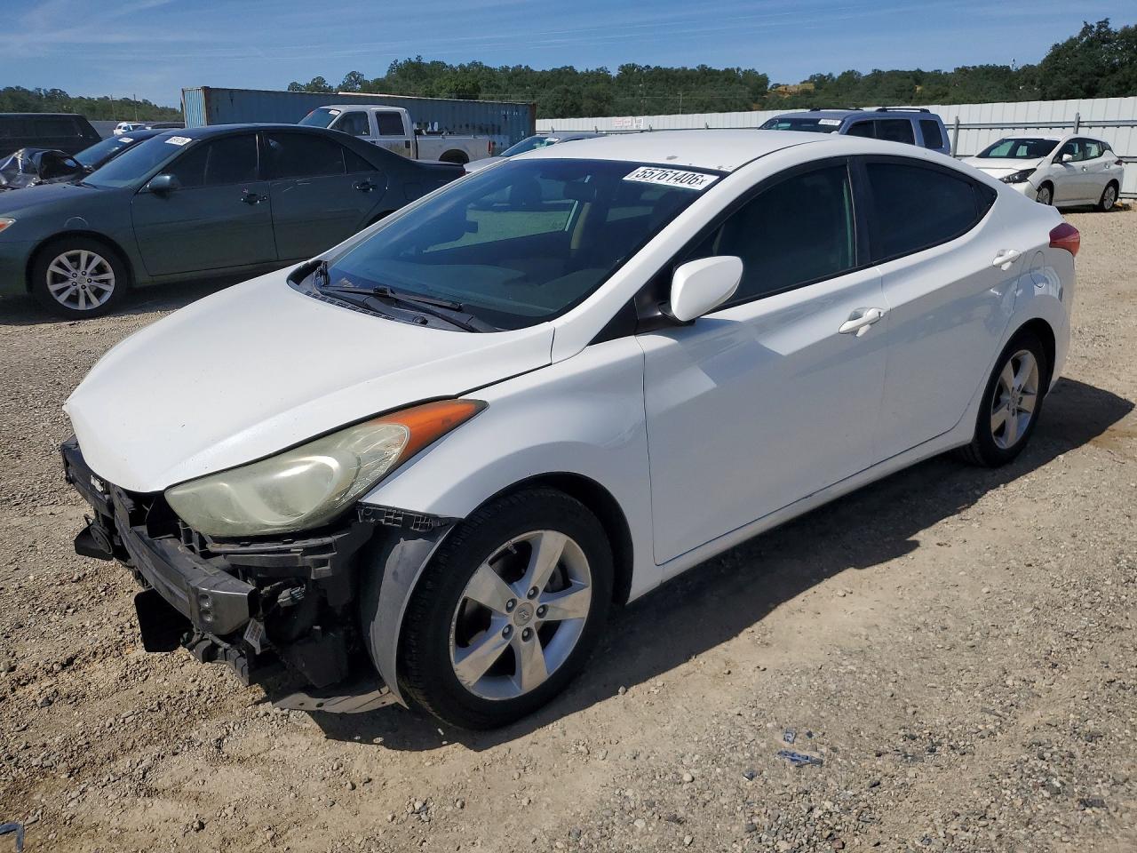 Salvage Hyundai ELANTRA Image