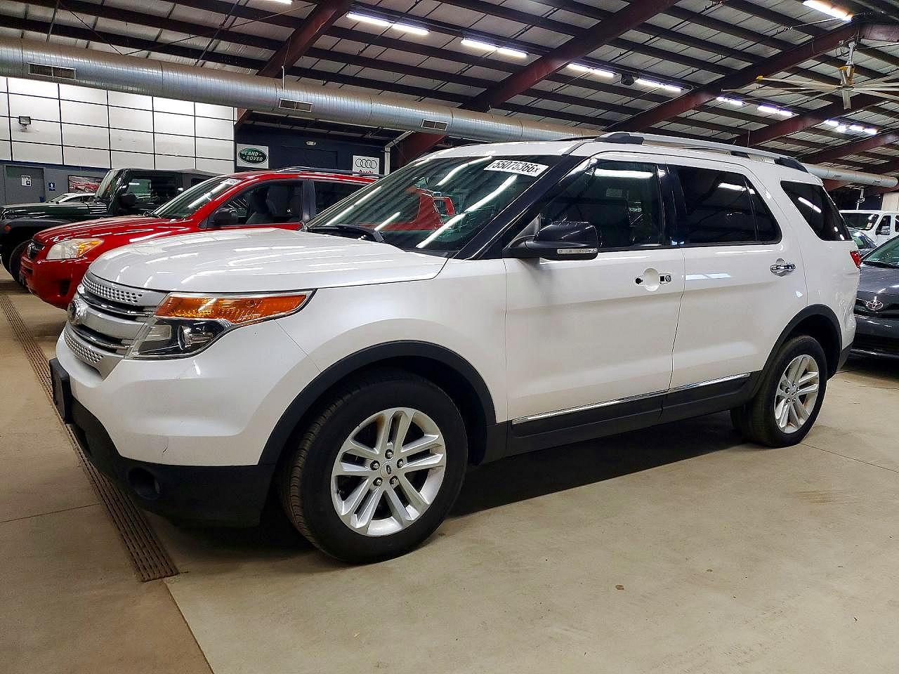 Salvage Ford Explorer Image