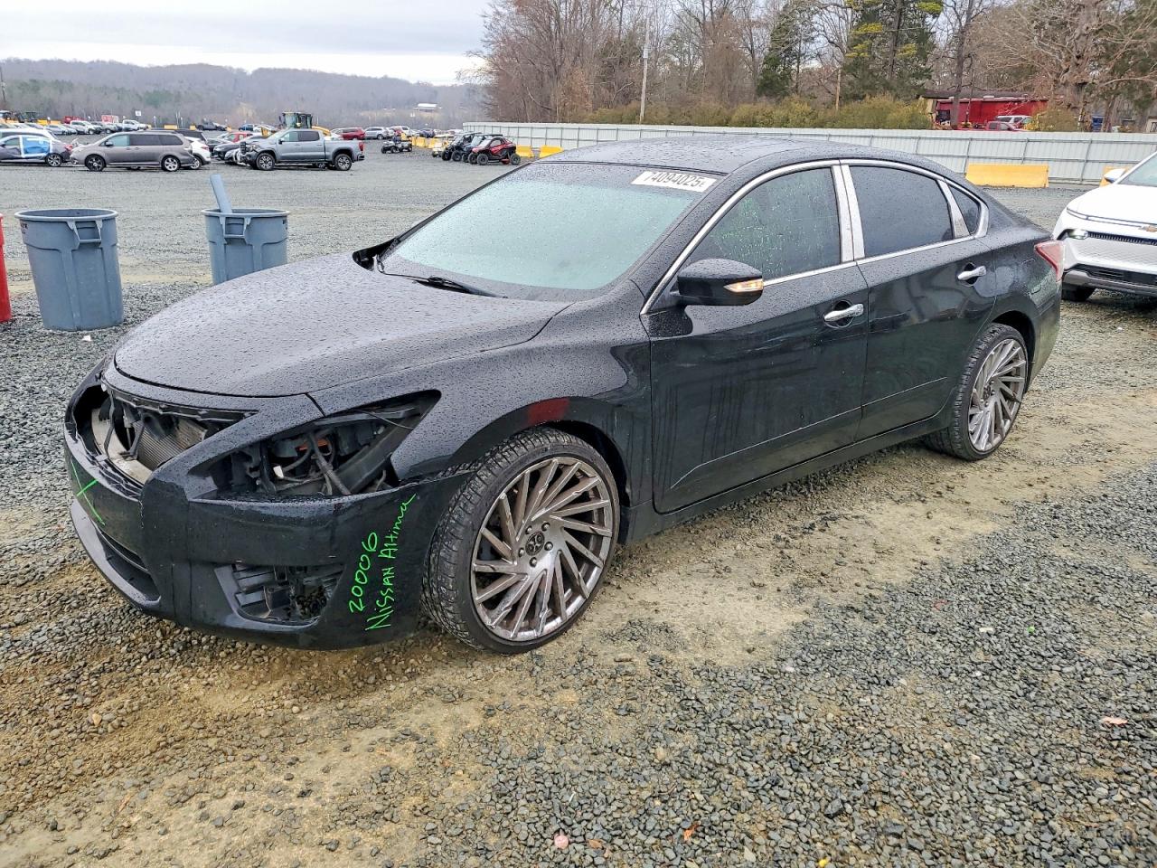 Salvage Nissan Altima Image