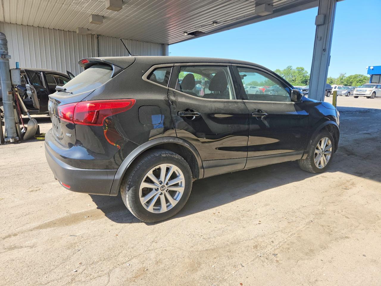 Nissan Rogue S