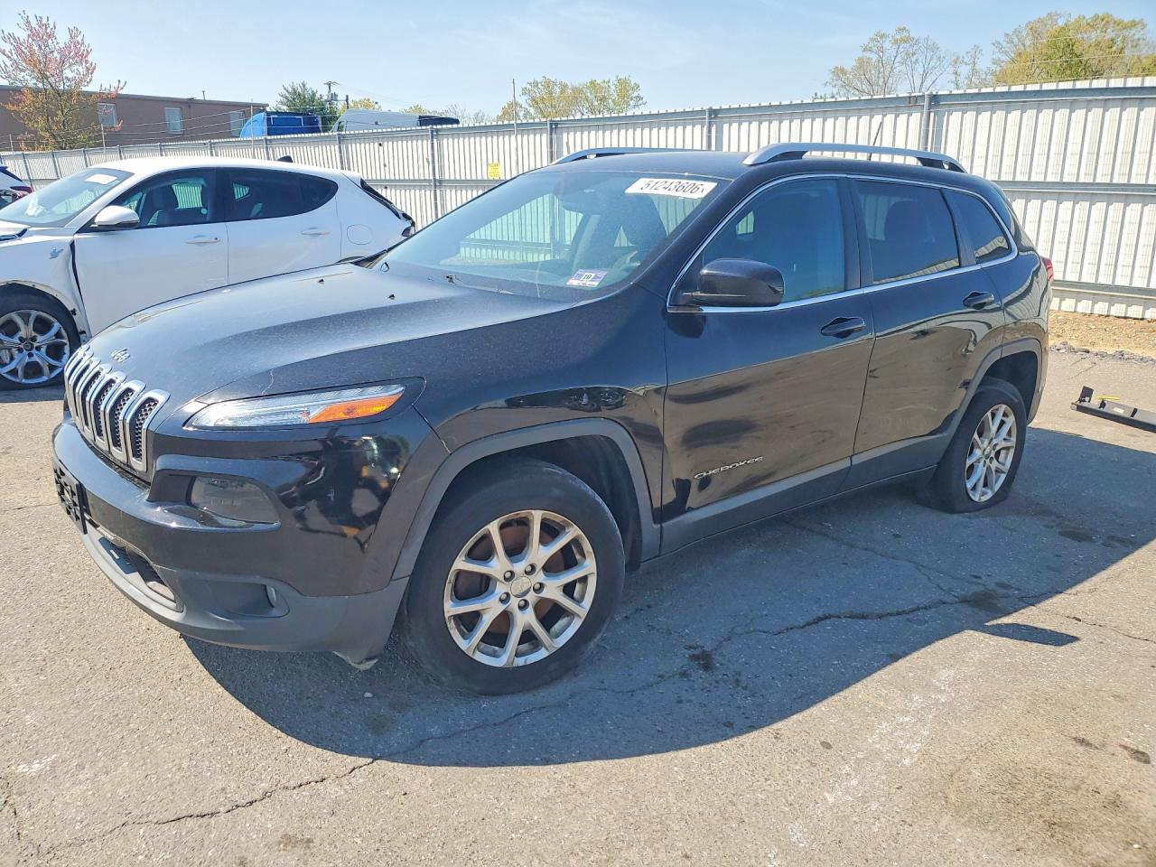 Salvage Jeep Grand Cherokee Image