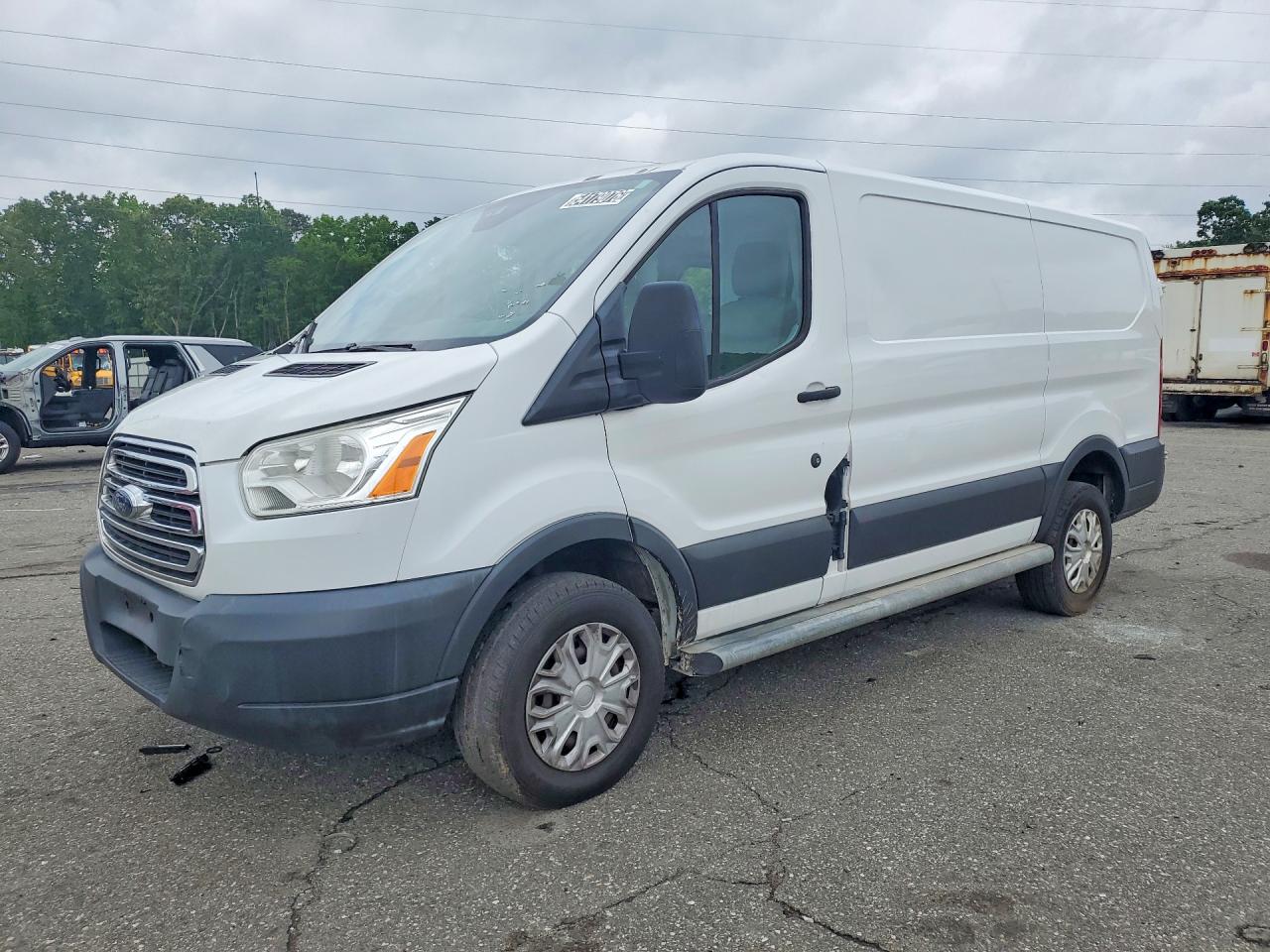 Salvage Ford Transit Image