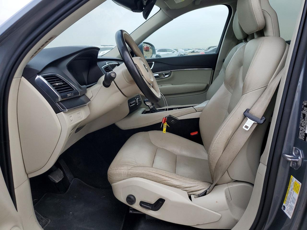Volvo XC90 T5 Momentum