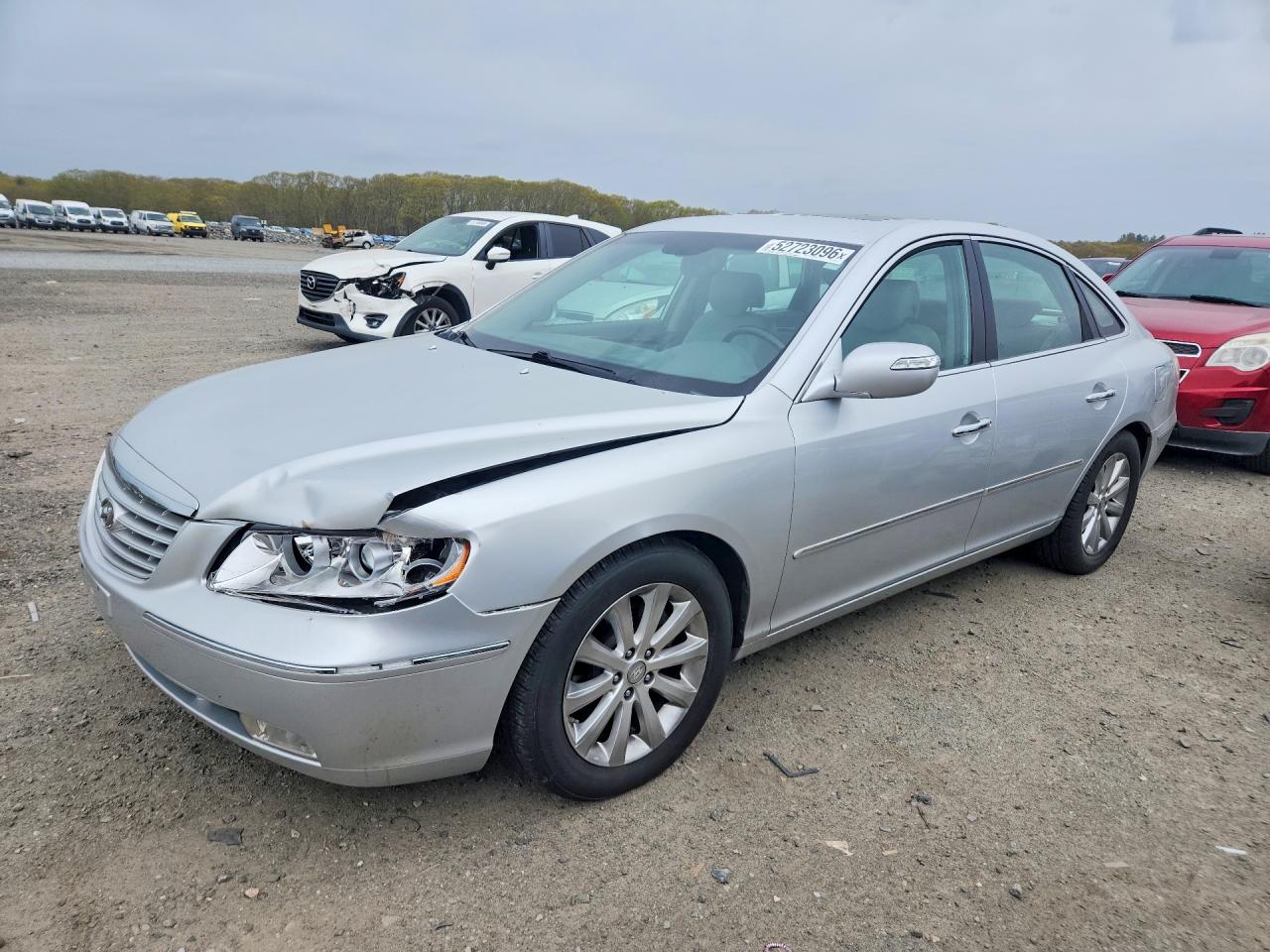 Salvage Hyundai Azera Image