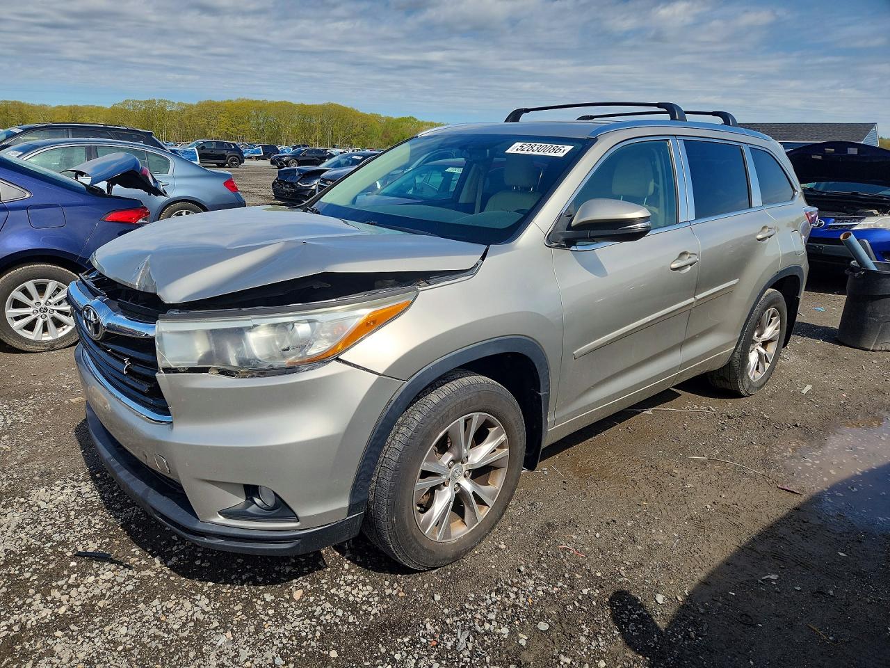 Salvage Toyota Highlander Image