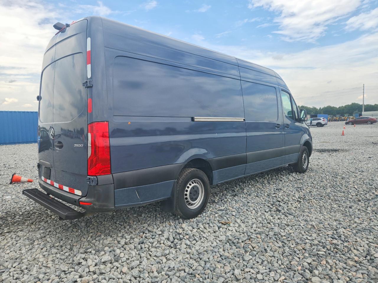 Mercedes-Benz Sprinter 2500