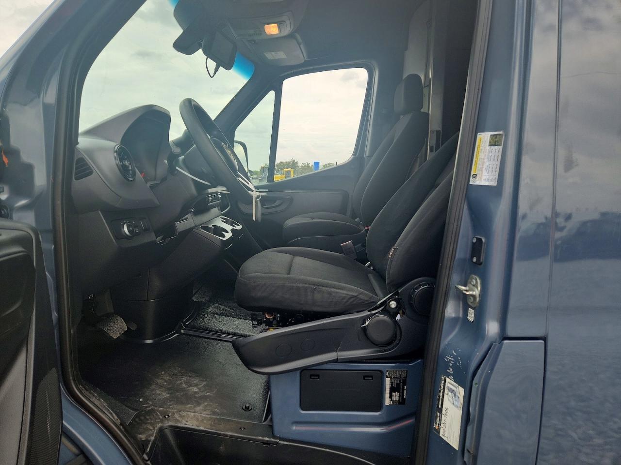 Mercedes-Benz Sprinter 2500