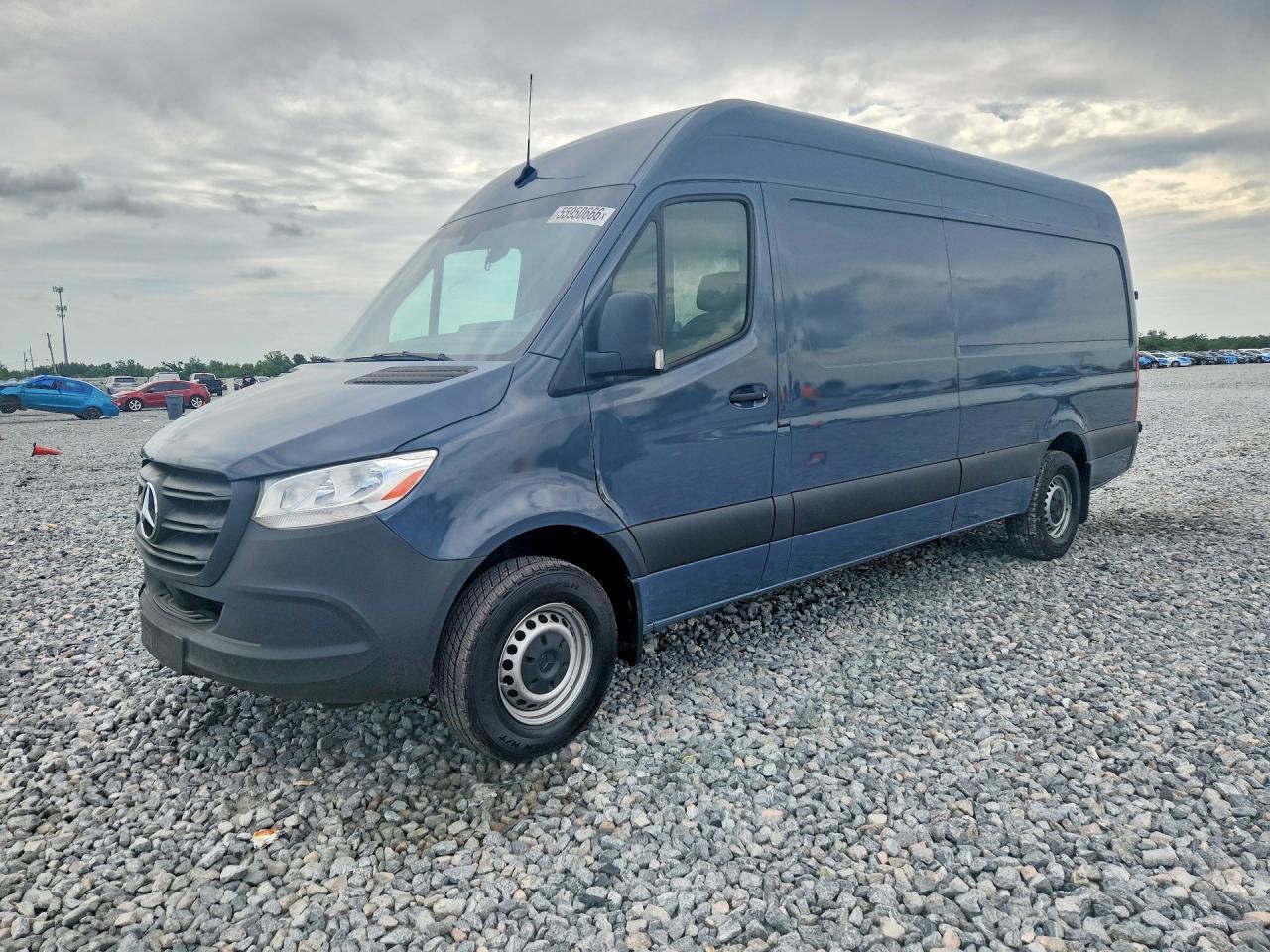 Salvage Mercedes-Benz Sprinter Image