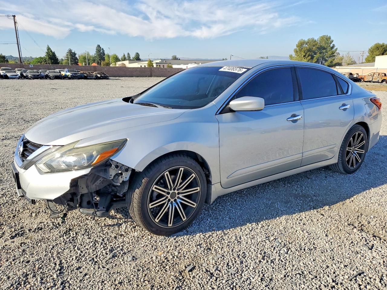 Salvage Nissan Altima Image