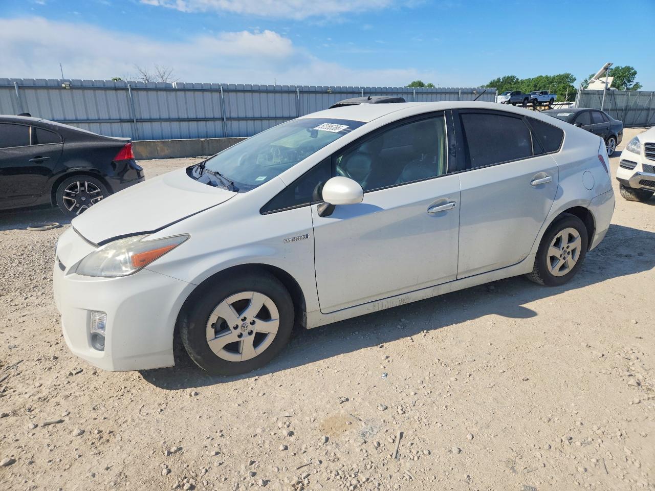 Salvage Toyota Prius Image