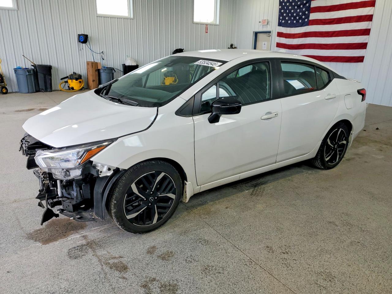 Salvage Nissan Versa Image