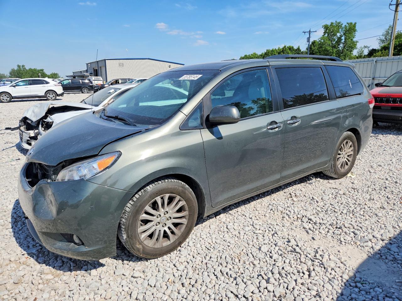 Salvage Toyota Sienna Image