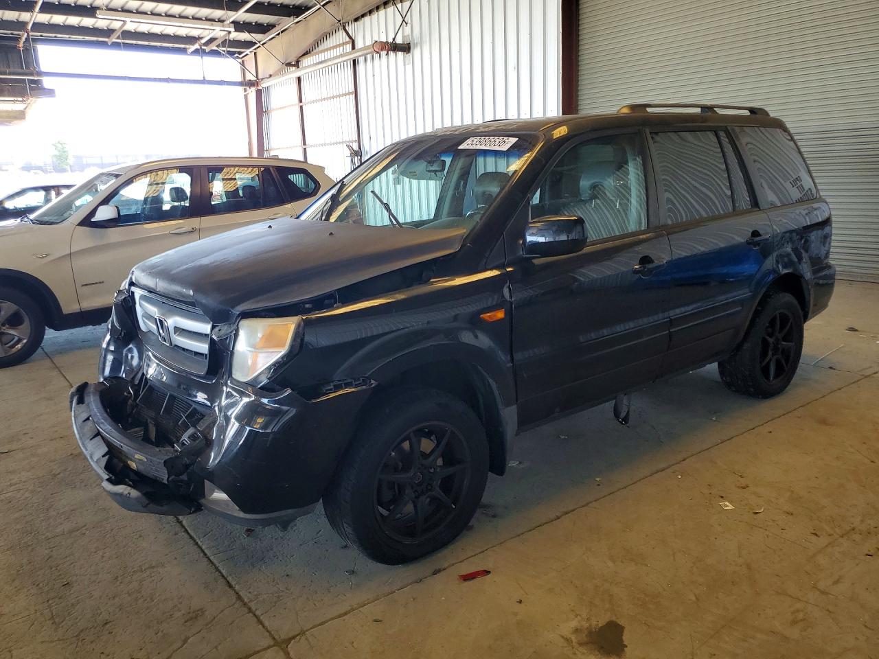 Salvage Honda Pilot Image