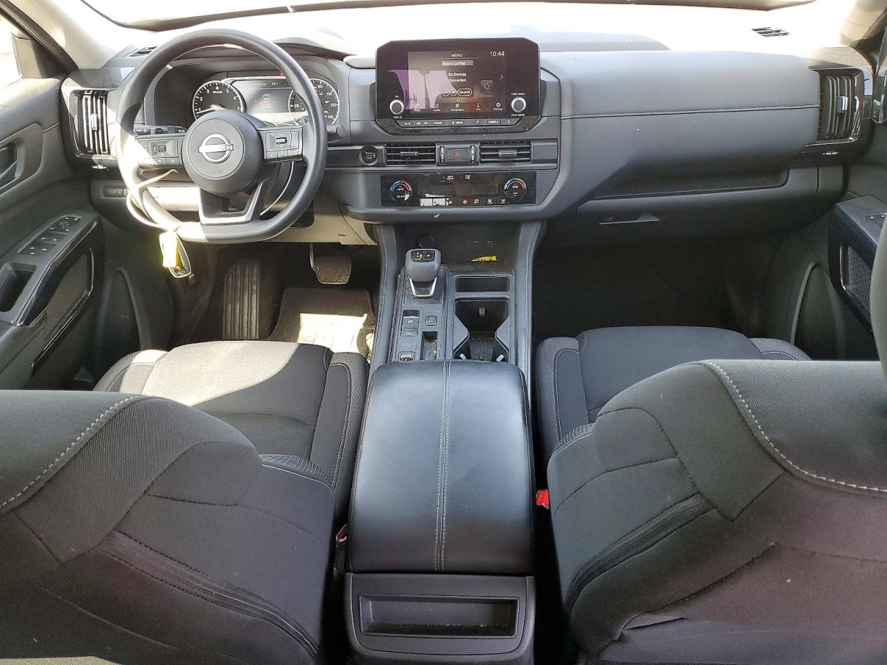 Nissan Pathfinder S