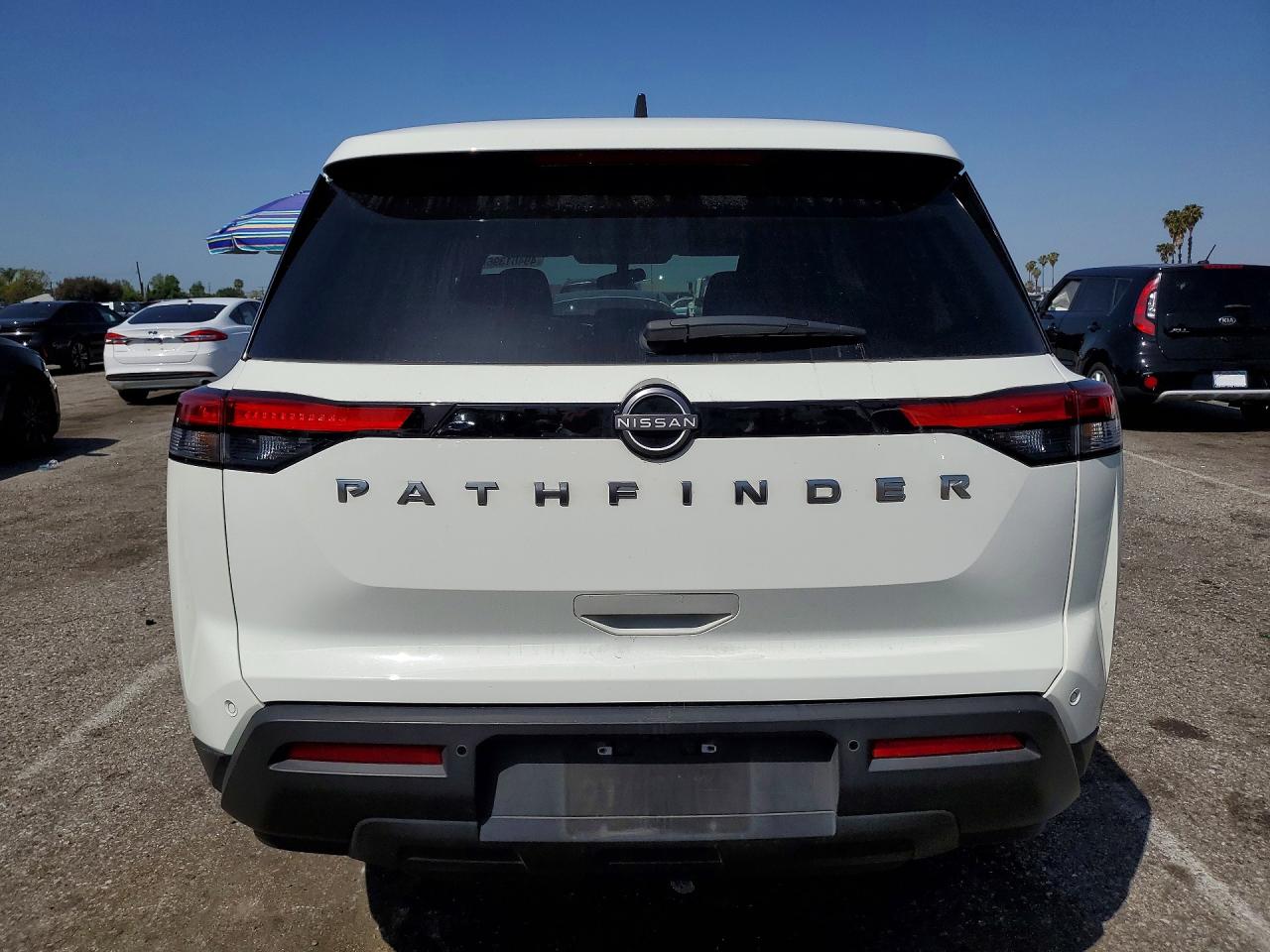 Nissan Pathfinder S