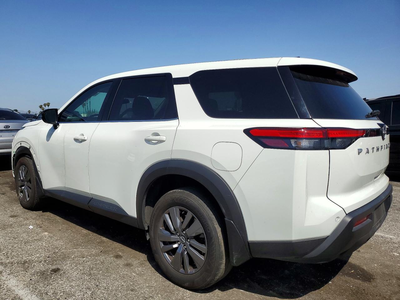 Nissan Pathfinder S