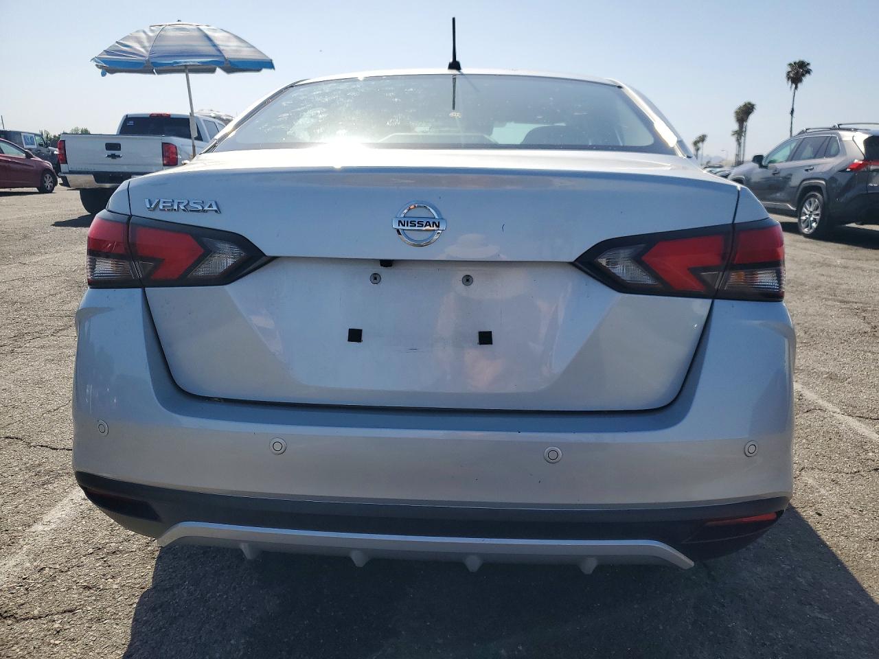 Nissan Versa S